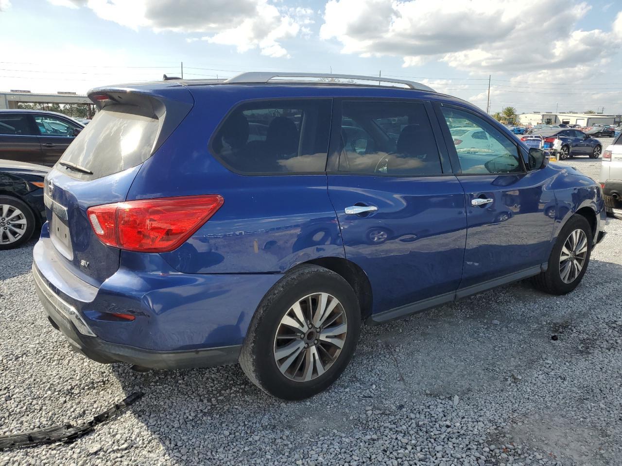 2017 NISSAN PATHFINDER - Image 3