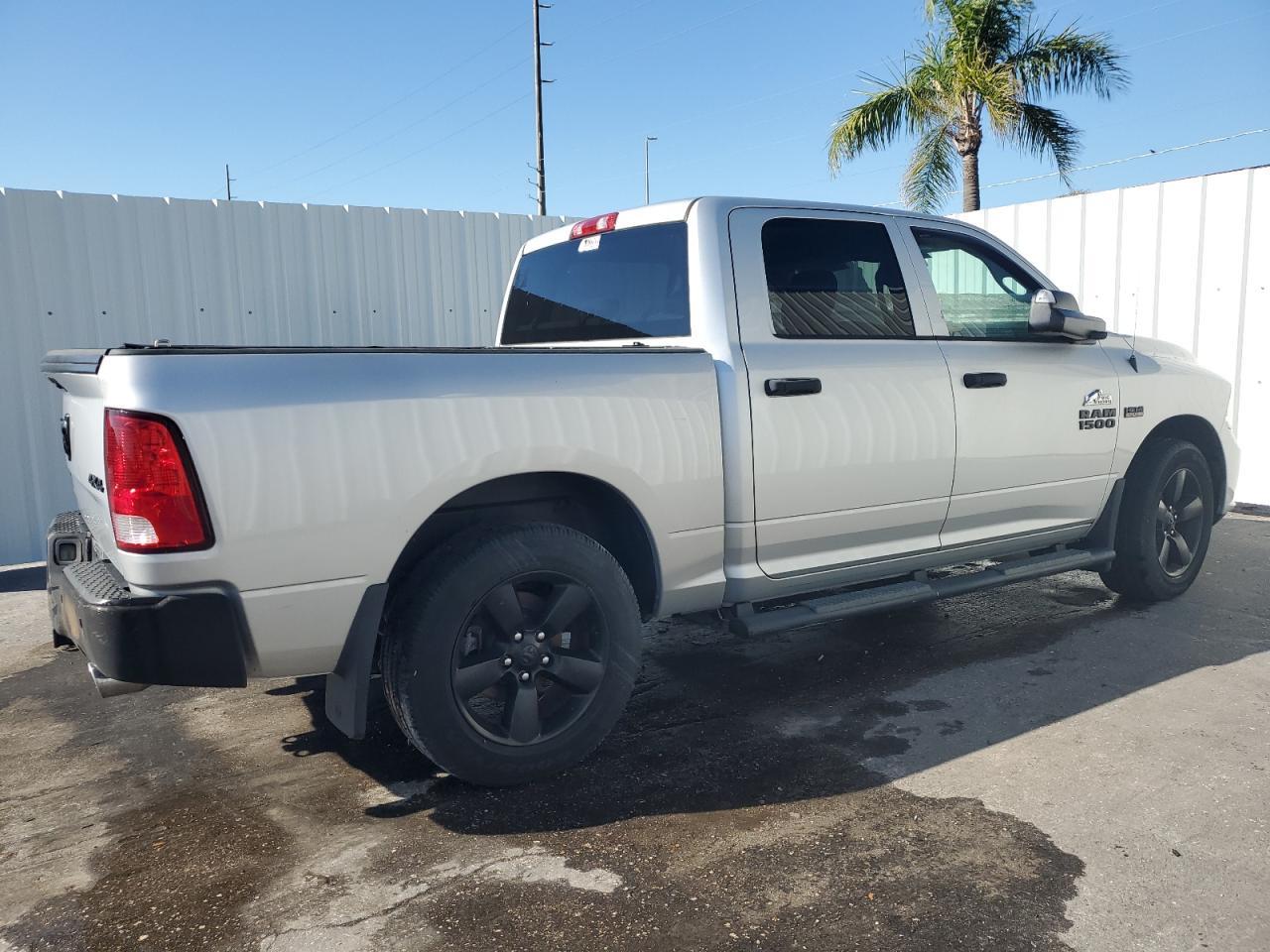 2018 RAM 1500 ST - Image 3