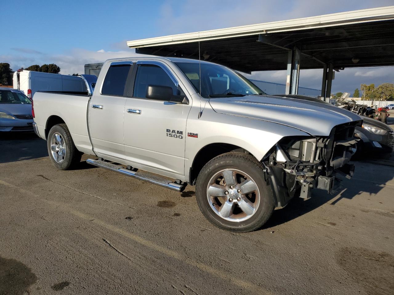 2014 RAM 1500 SLT - Image 4