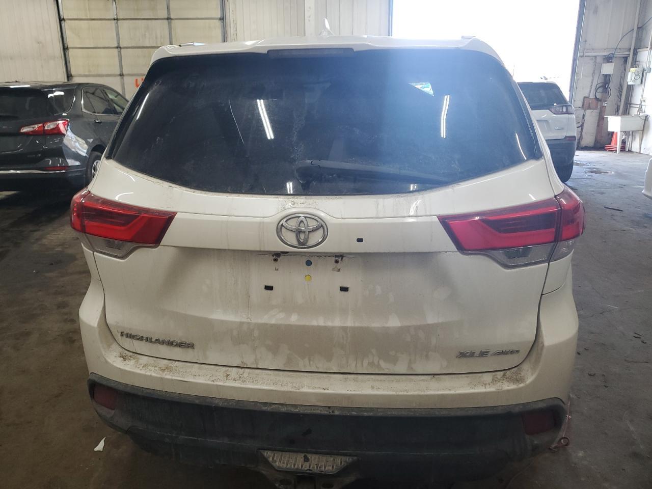 2018 TOYOTA HIGHLANDER - Фото 6