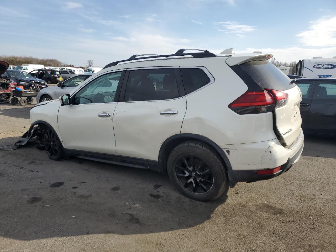 2017 NISSAN ROGUE SV - Image 2