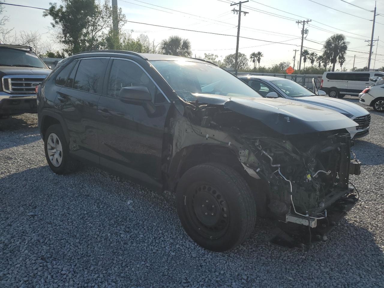 2021 TOYOTA RAV4 LE - Фото 4