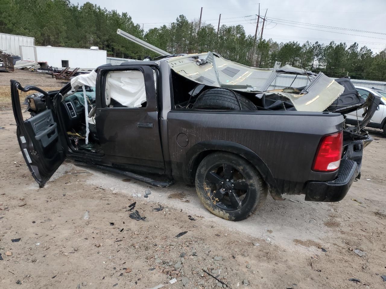 2015 RAM 1500 SLT - Image 2