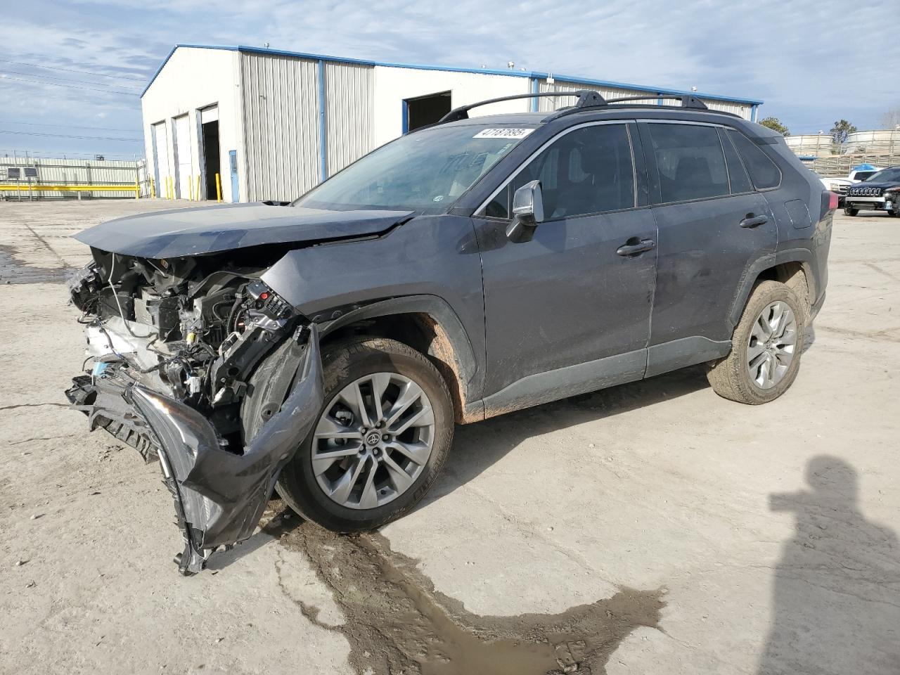 2024 TOYOTA RAV4 XLE P
