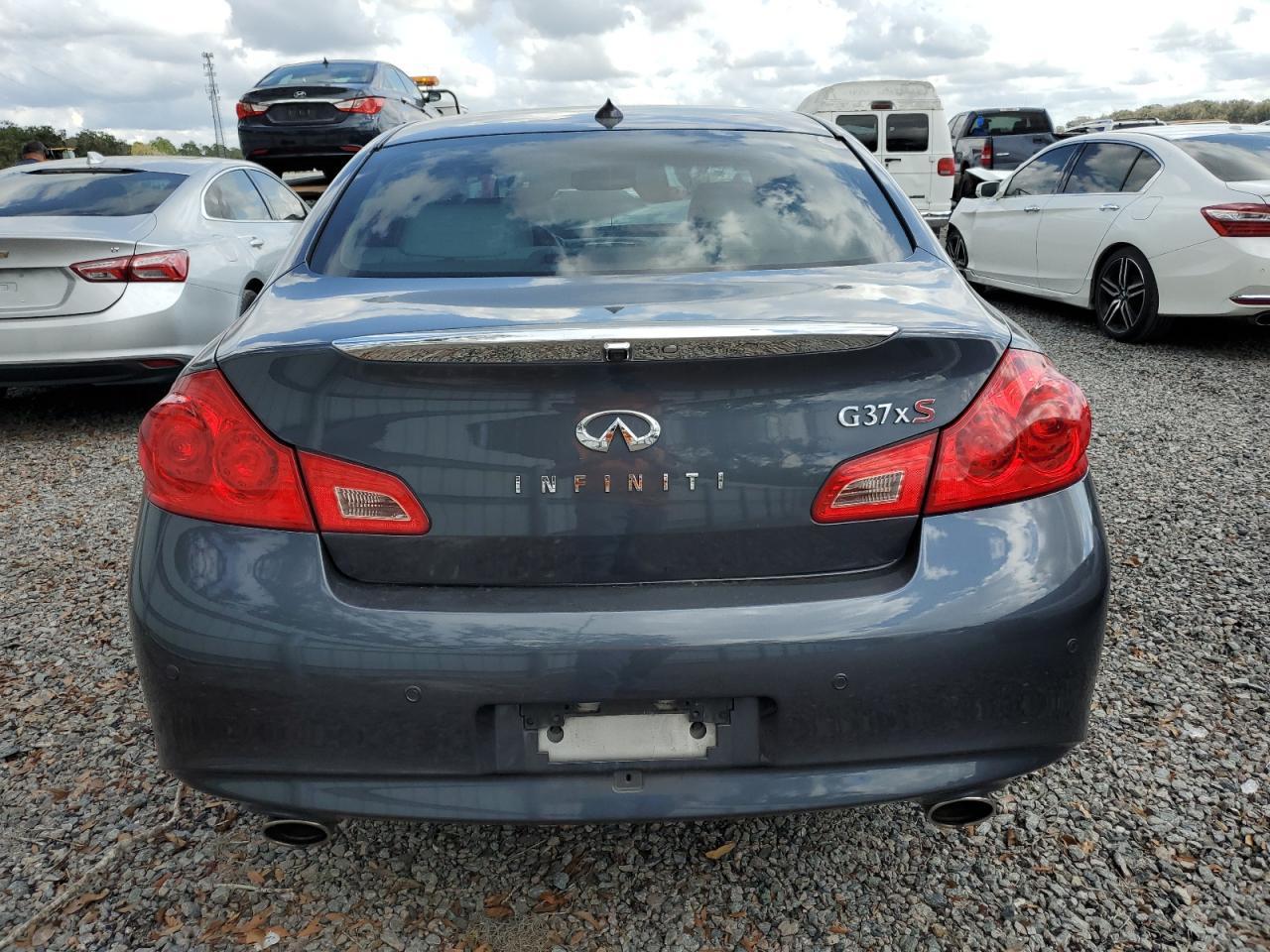 2012 INFINITI G37 - Image 6