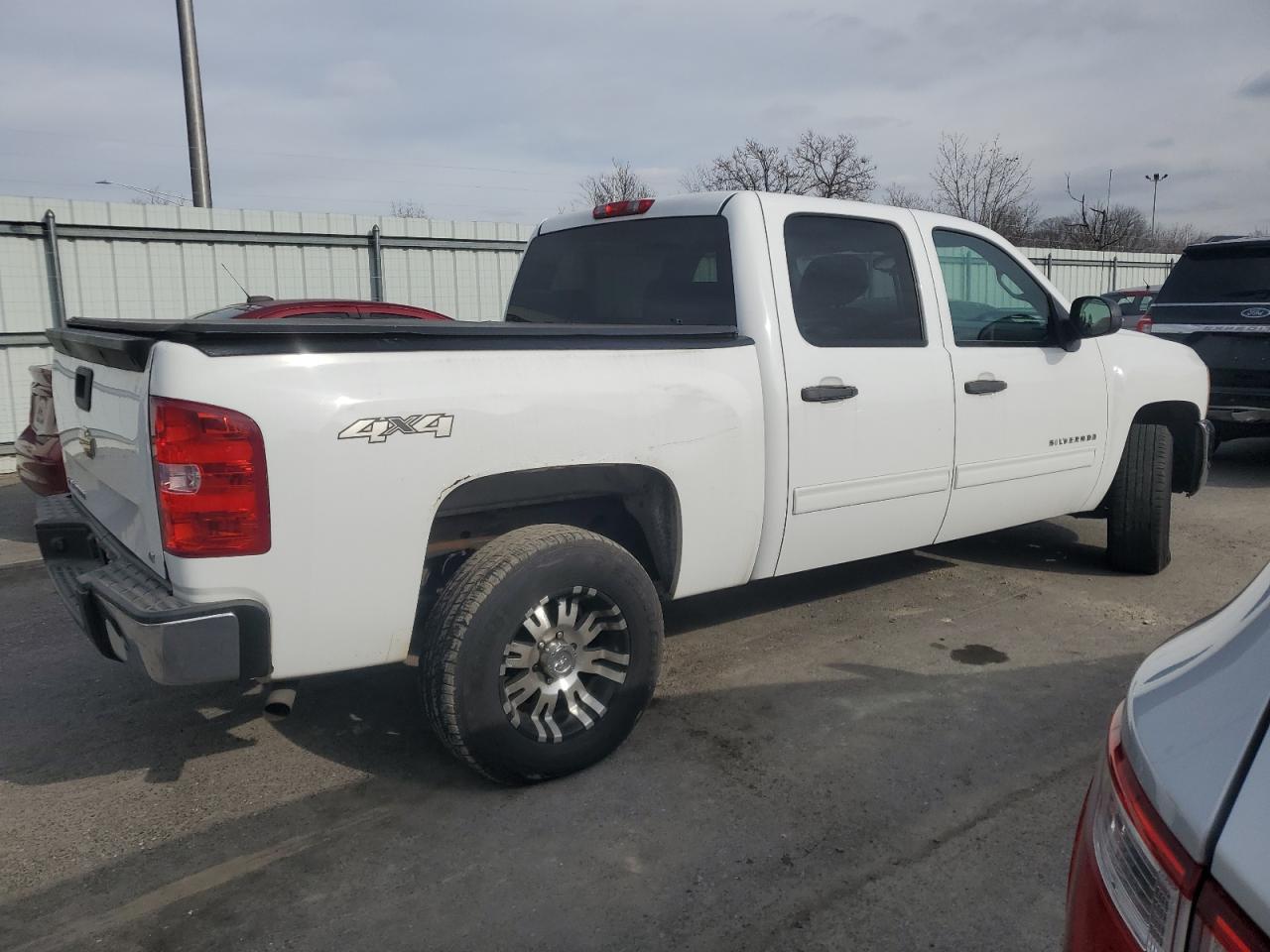 2013 CHEVROLET SILVERADO - Фото 3