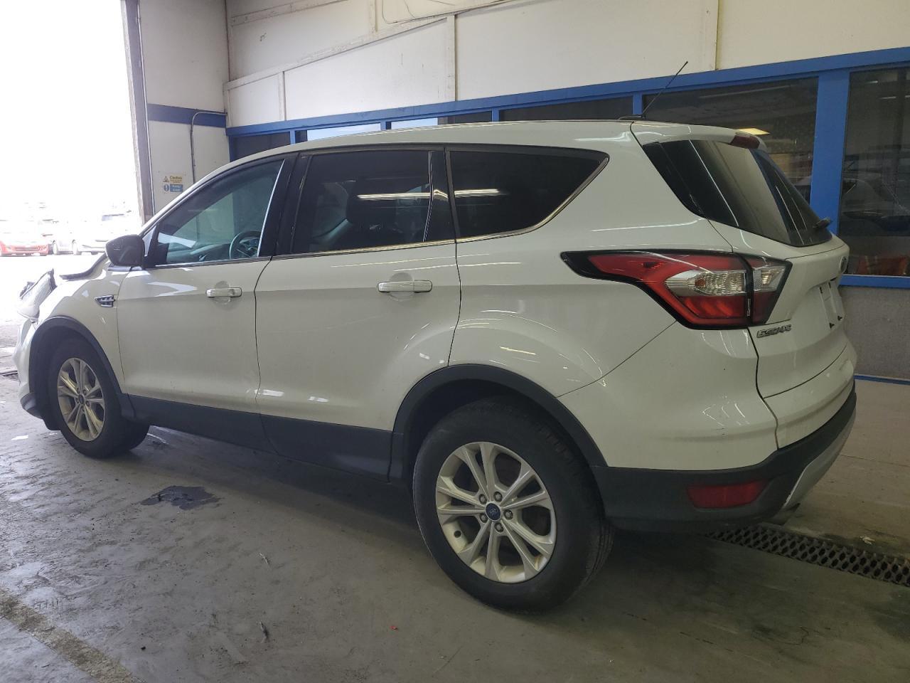 2017 FORD ESCAPE SE - Фото 2