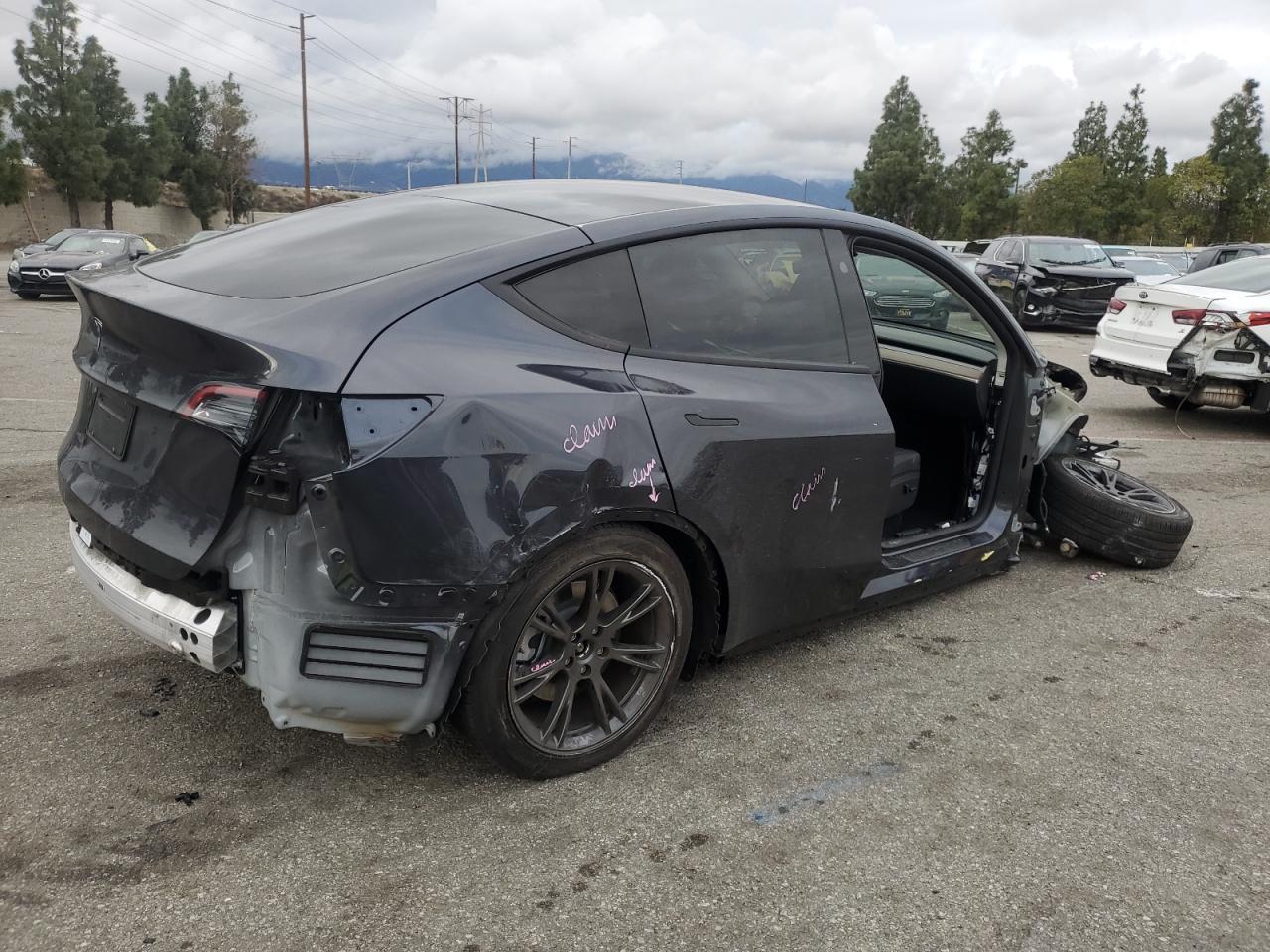 2024 TESLA MODEL Y - Image 3
