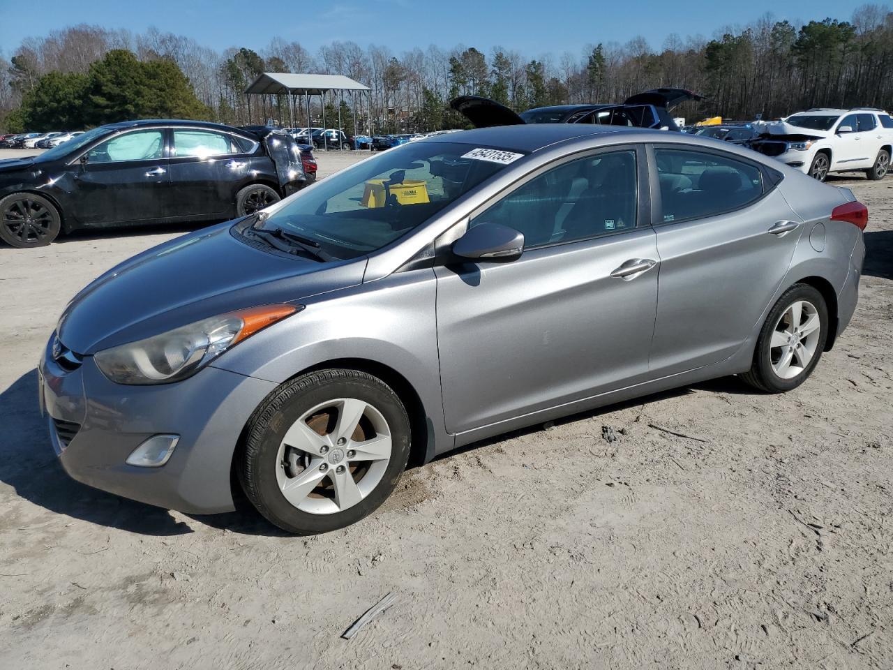 2013 HYUNDAI ELANTRA GL
