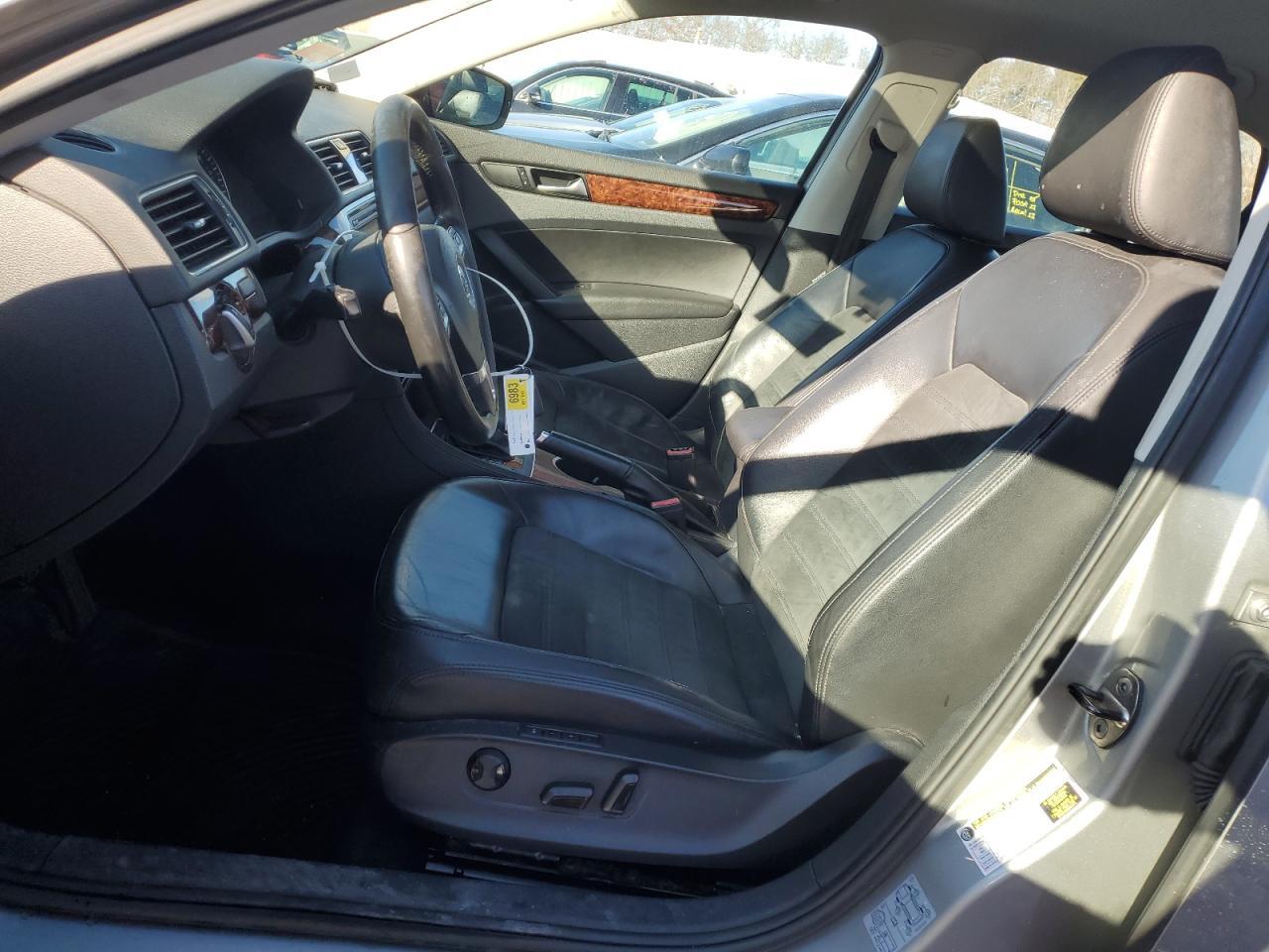 2013 VOLKSWAGEN PASSAT SEL - Image 7