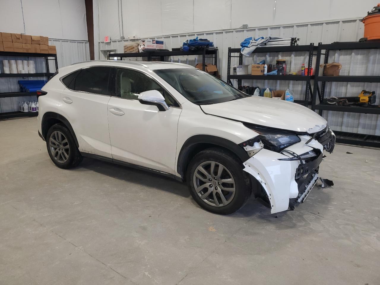 2016 LEXUS NX 200T BA - Фото 4