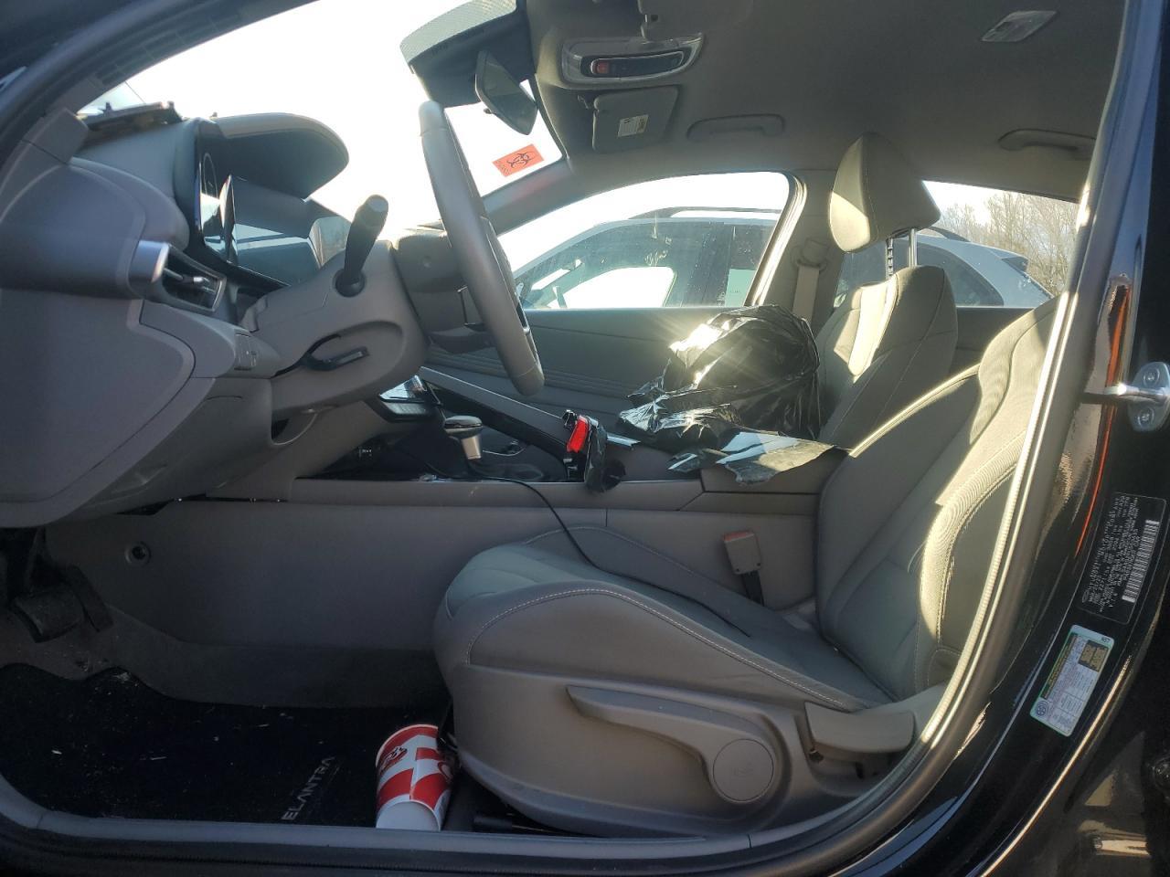 2023 HYUNDAI ELANTRA SE - Image 7