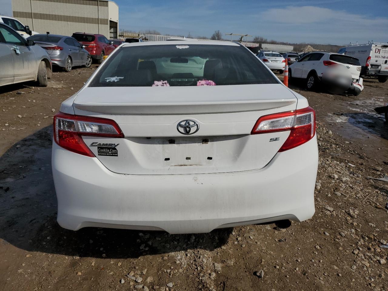 2014 TOYOTA CAMRY L - Фото 6