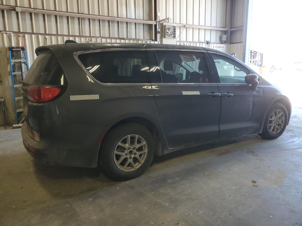 2022 CHRYSLER VOYAGER LX - Фото 3