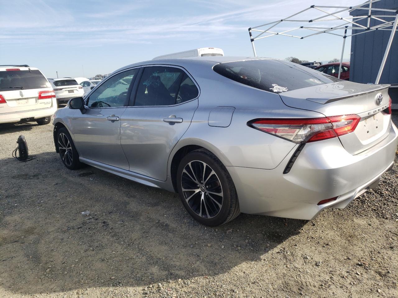 2018 TOYOTA CAMRY L - Фото 2