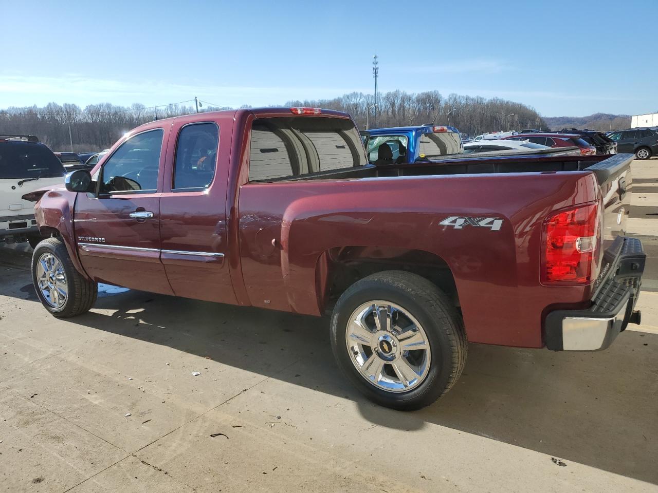 2013 CHEVROLET SILVERADO - Фото 2