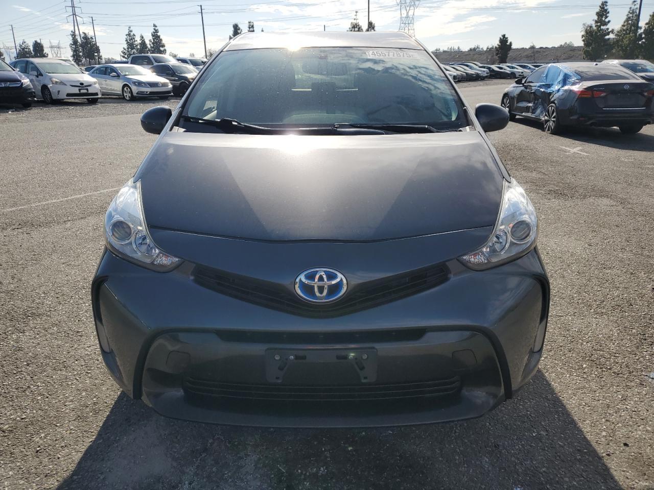 2017 TOYOTA PRIUS V - Фото 5