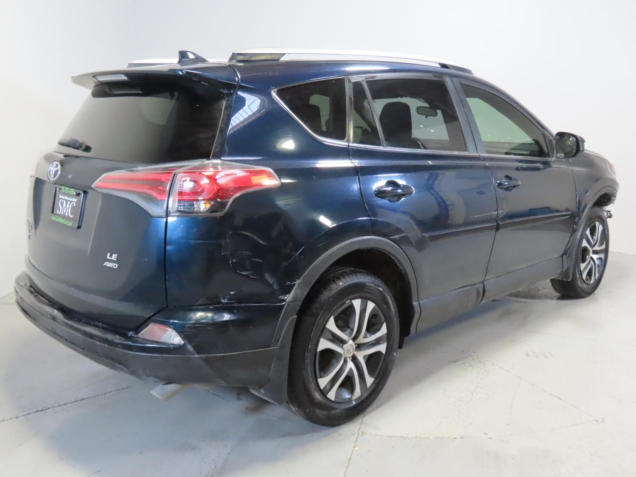 2017 TOYOTA RAV4 LE - Фото 3