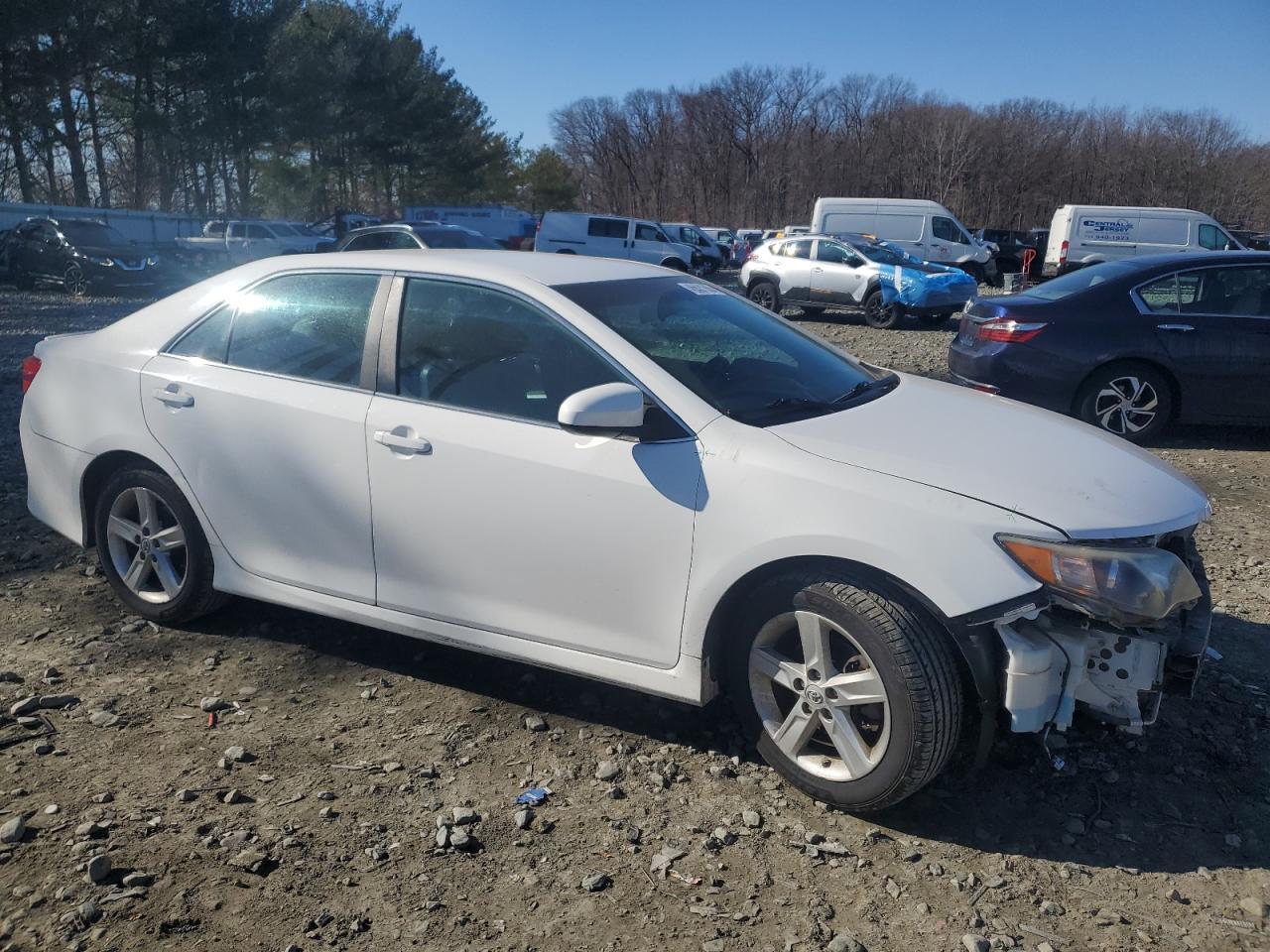 2014 TOYOTA CAMRY L - Image 4
