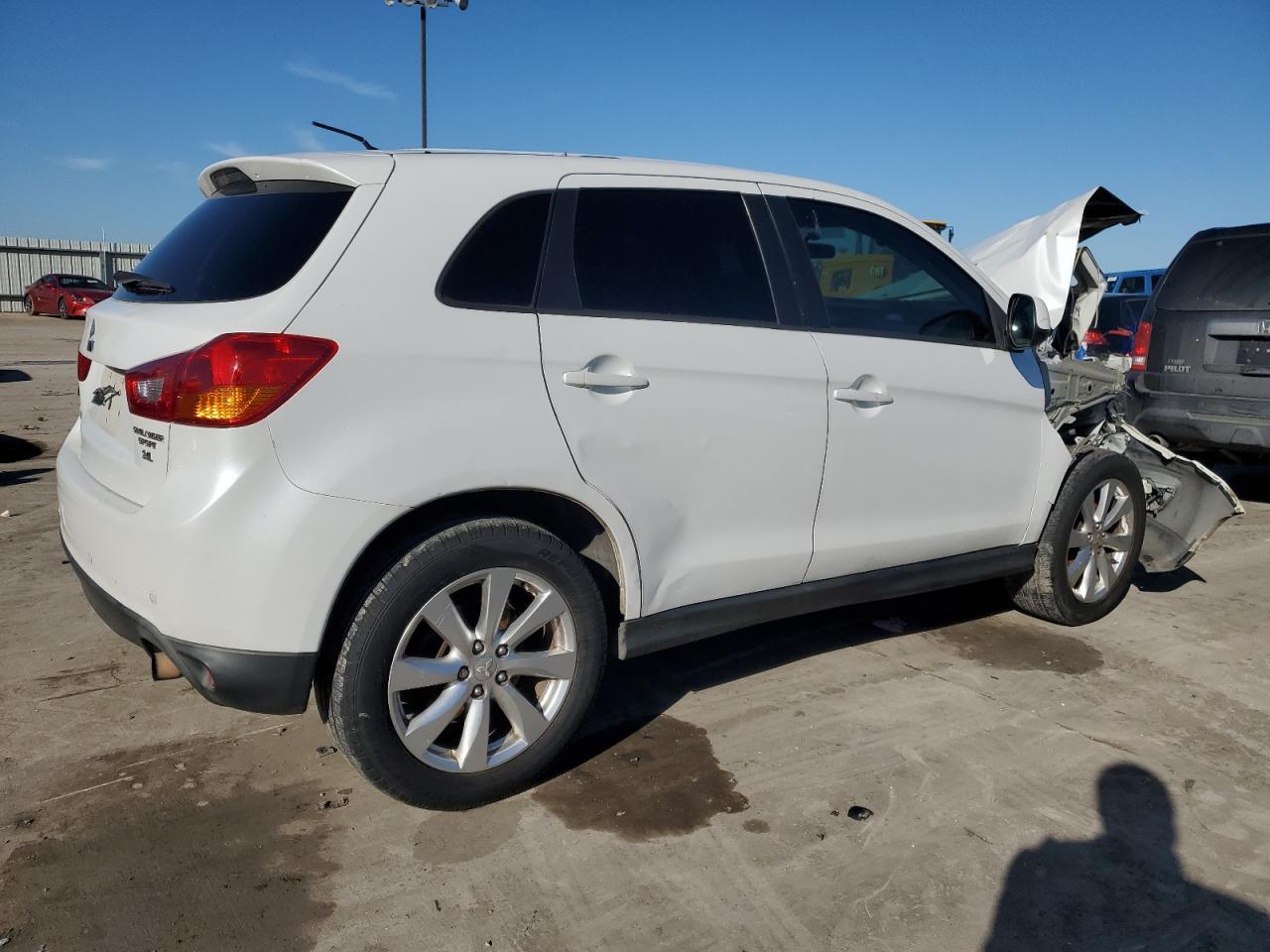 2015 MITSUBISHI OUTLANDER - Фото 3