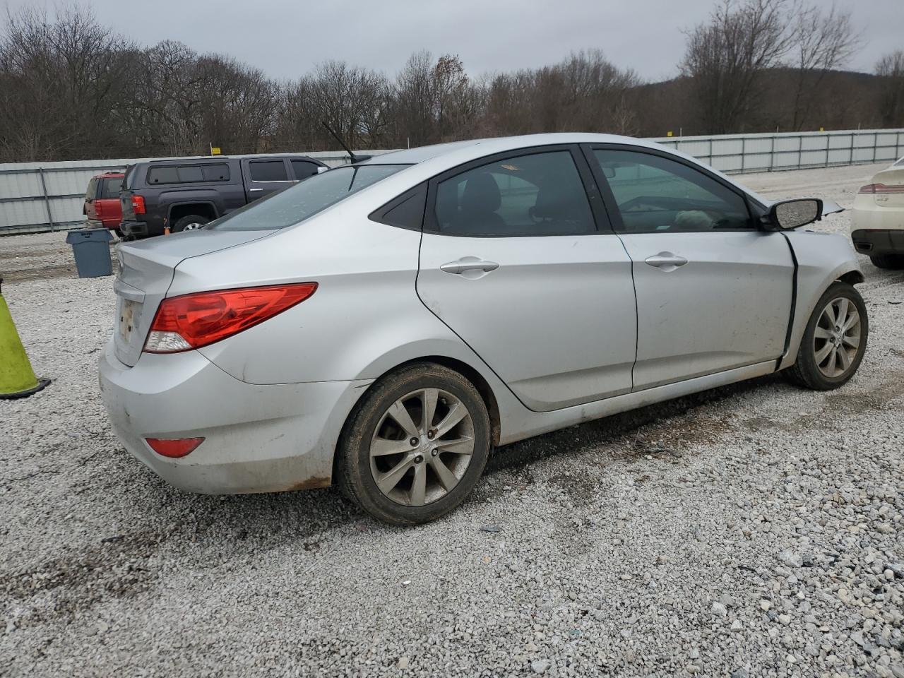 2014 HYUNDAI ACCENT GLS - Image 3