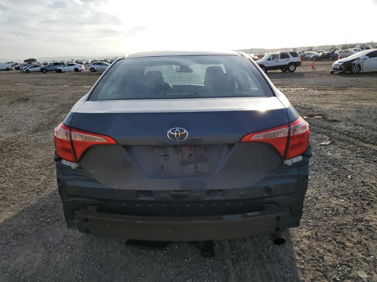 2018 TOYOTA COROLLA L - Image 6