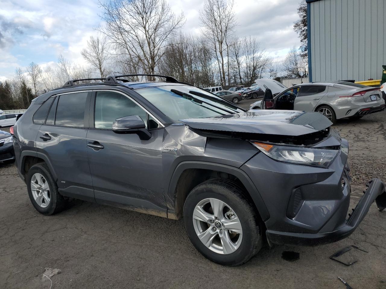 2021 TOYOTA RAV4 LE - Фото 4