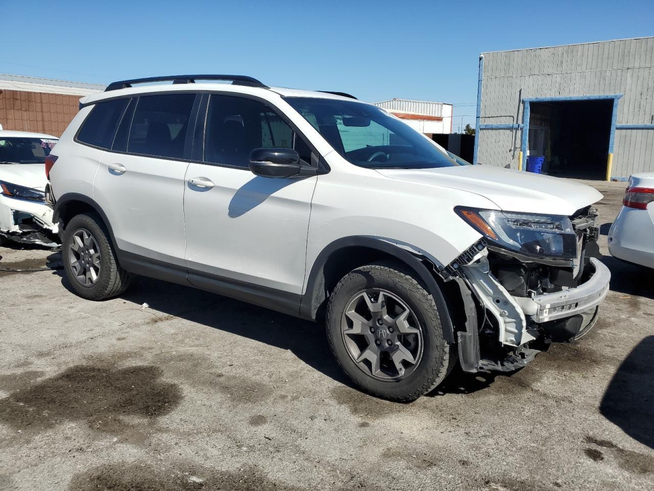 2022 HONDA PASSPORT T - Image 4