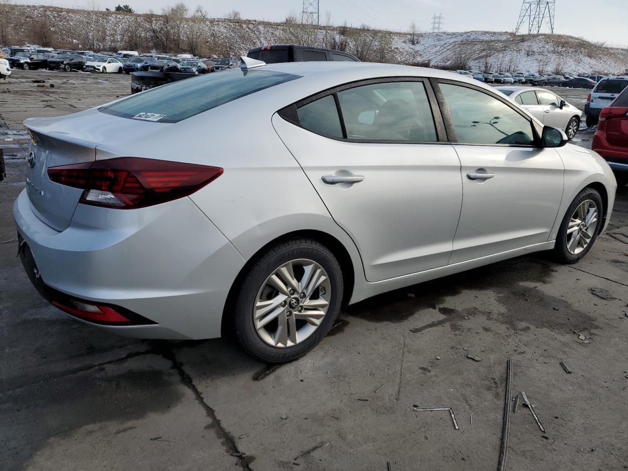 2019 HYUNDAI ELANTRA SE - Фото 3