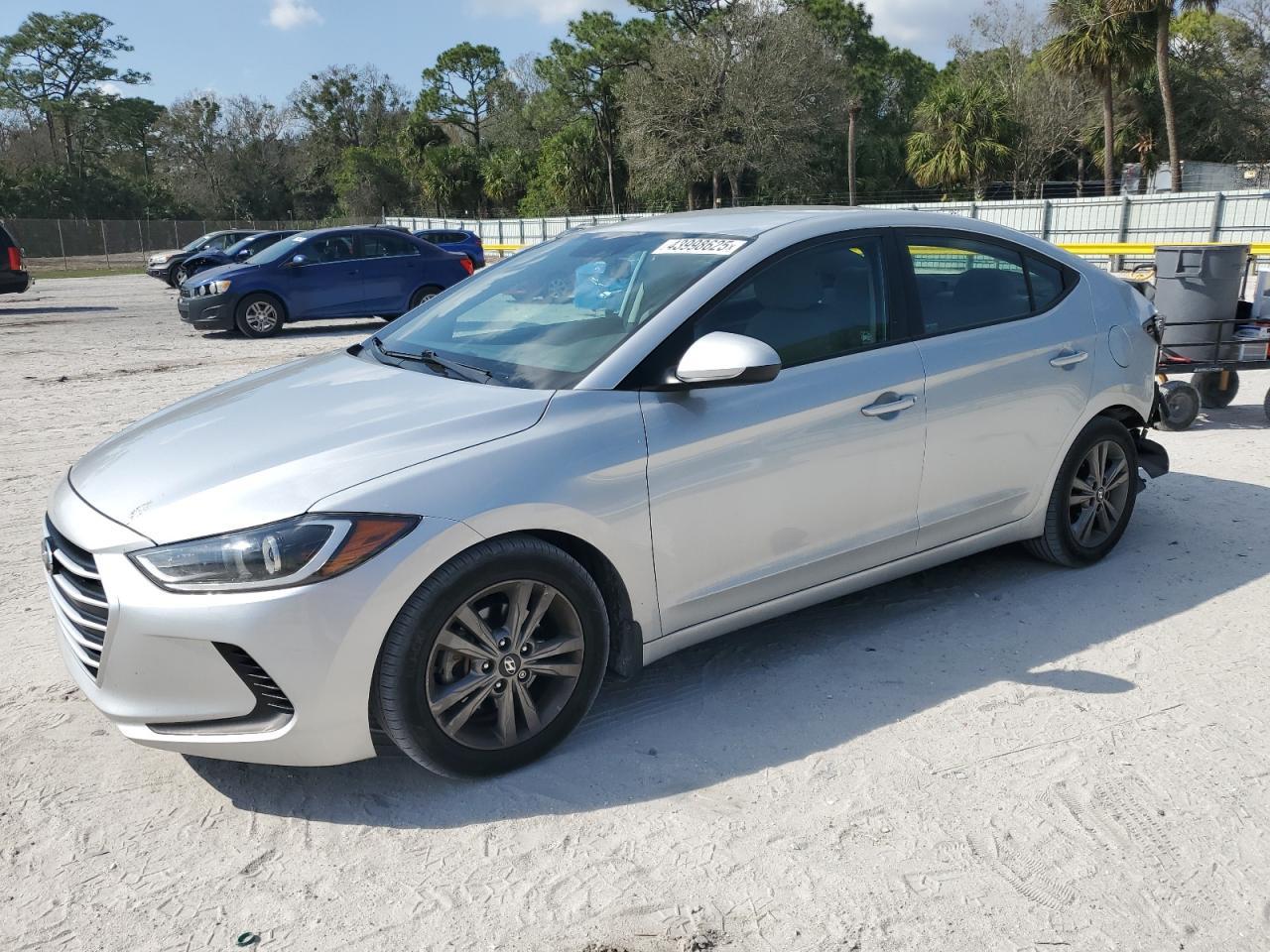 2018 HYUNDAI ELANTRA SE