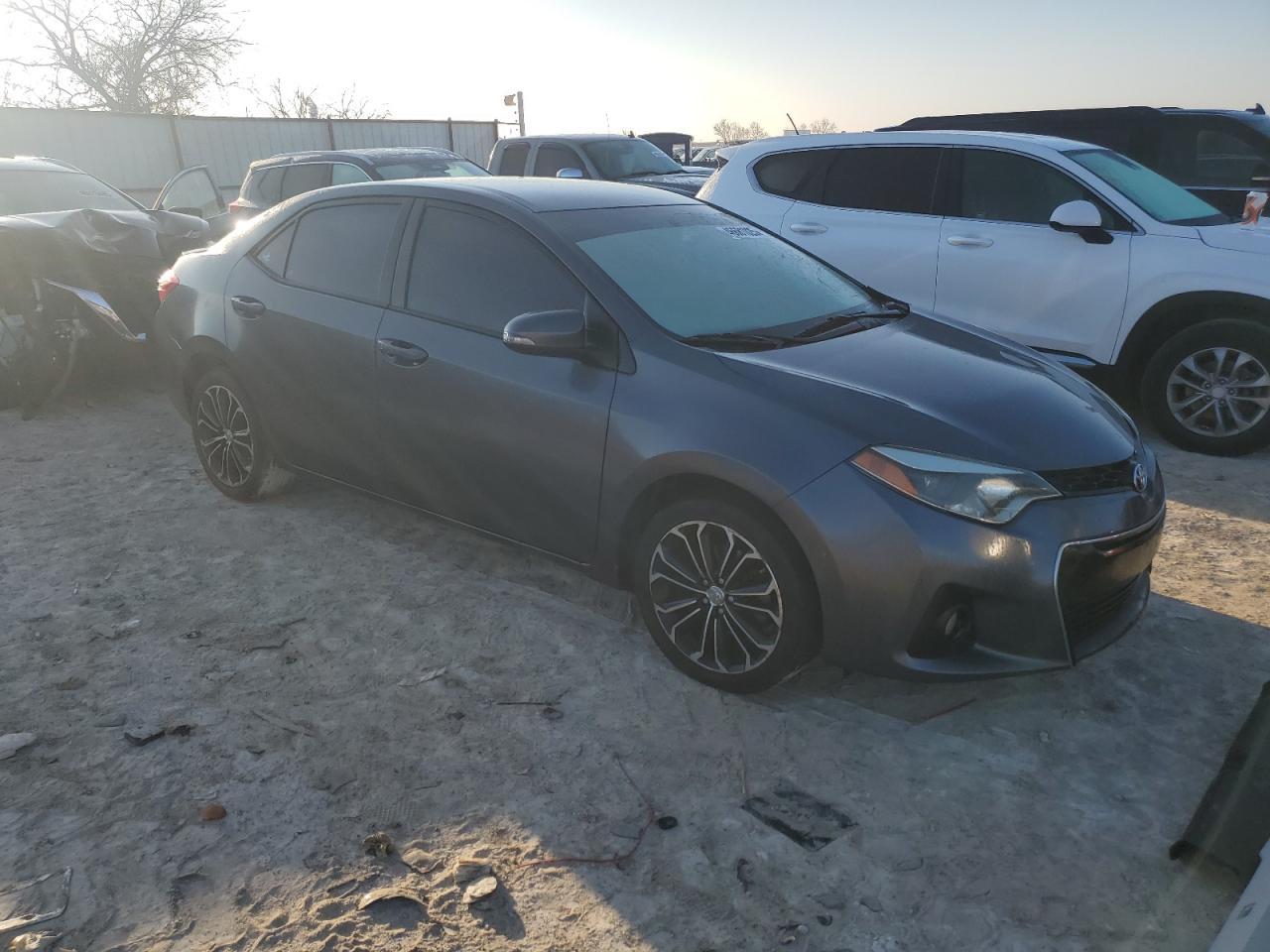 2014 TOYOTA COROLLA L - Image 4