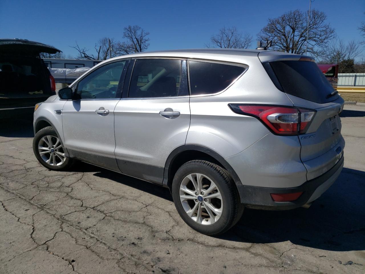 2017 FORD ESCAPE SE - Фото 2