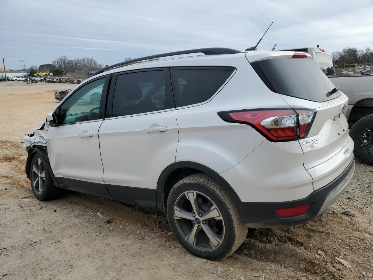 2017 FORD ESCAPE SE - Фото 2