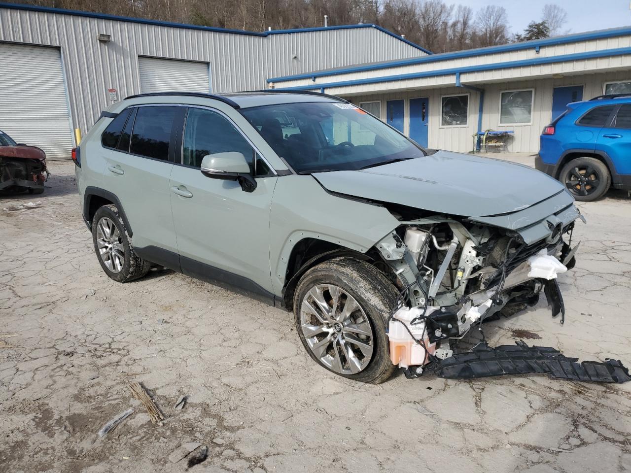 2019 TOYOTA RAV4 XLE P - Image 4