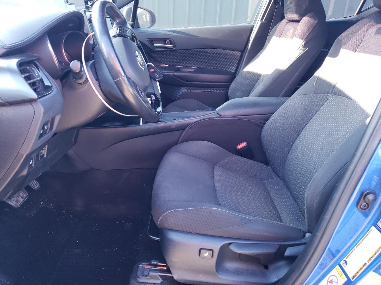 2018 TOYOTA C-HR XLE - Фото 7