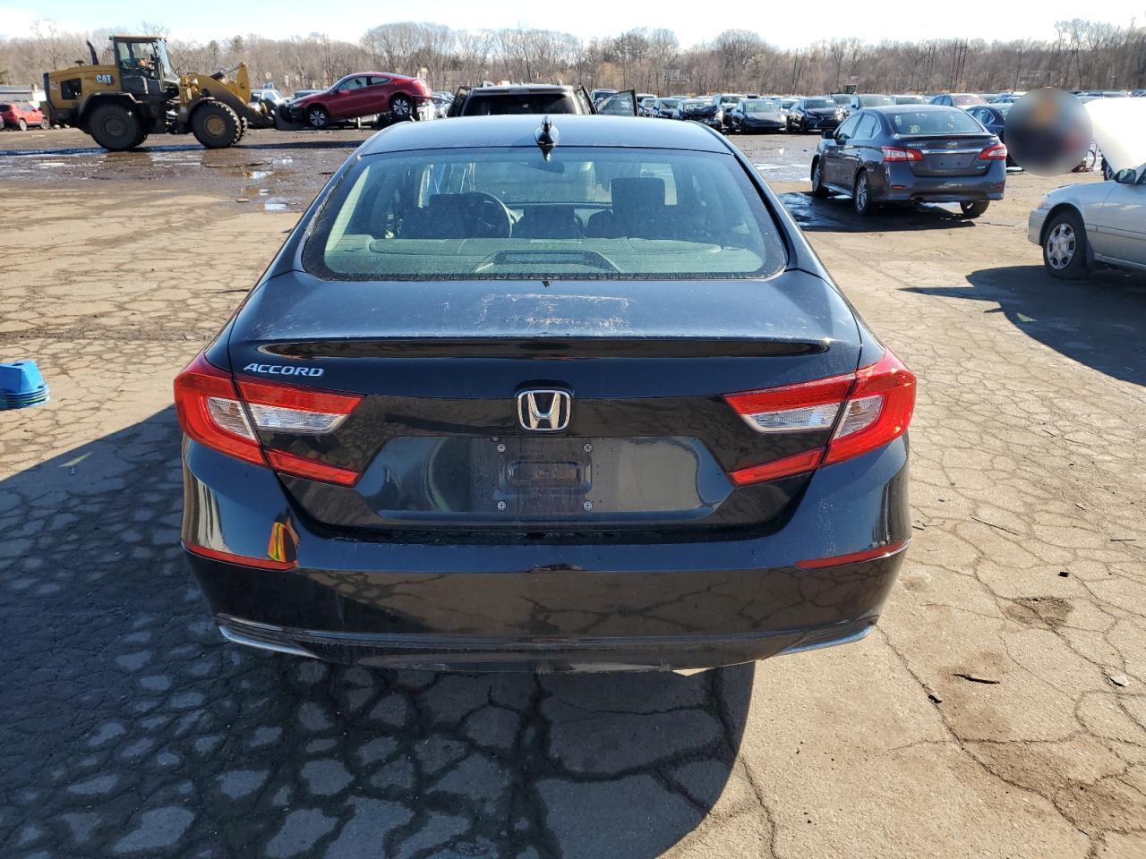 2018 HONDA ACCORD LX - Image 6