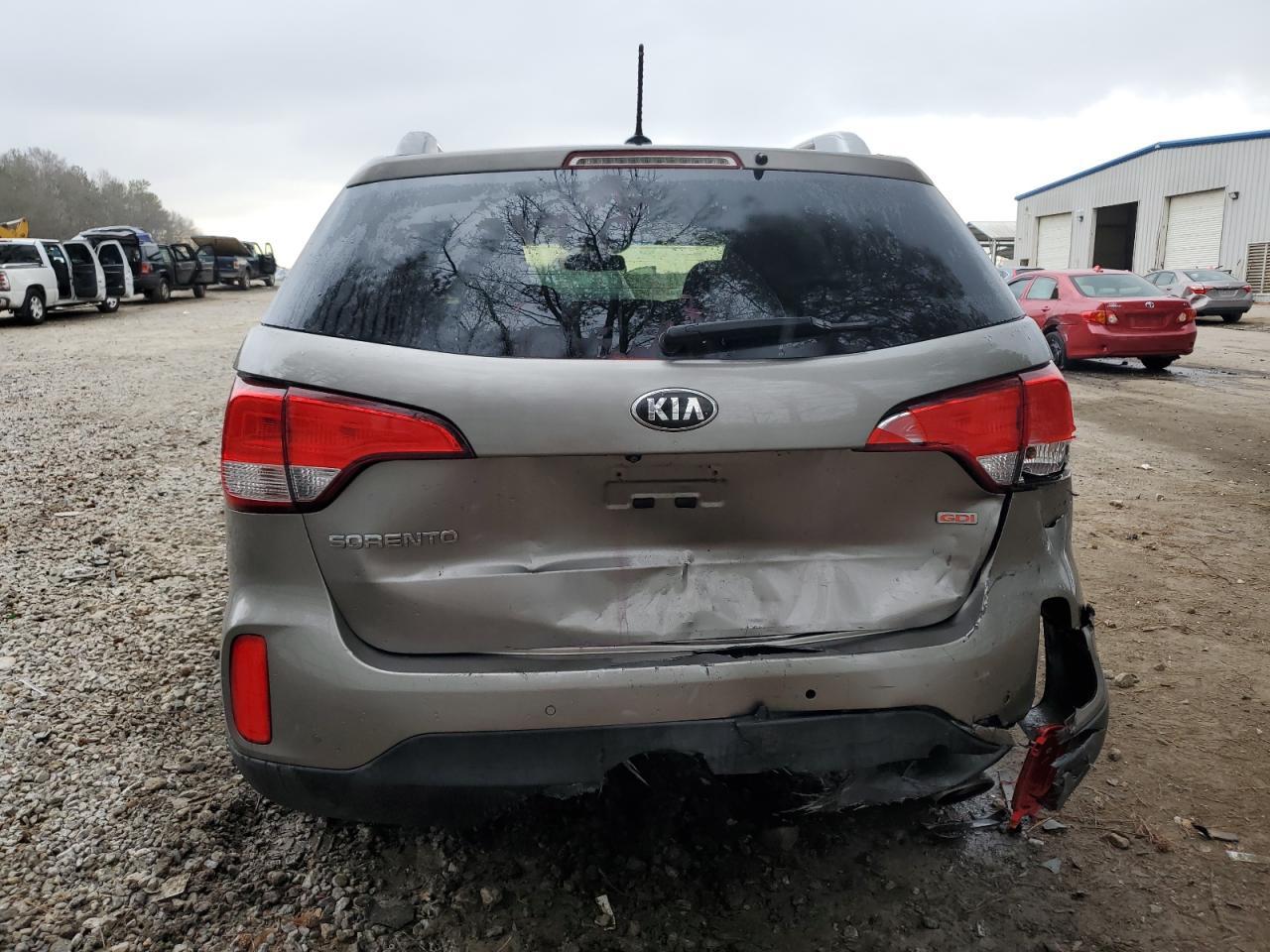 2015 KIA SORENTO LX - Image 6