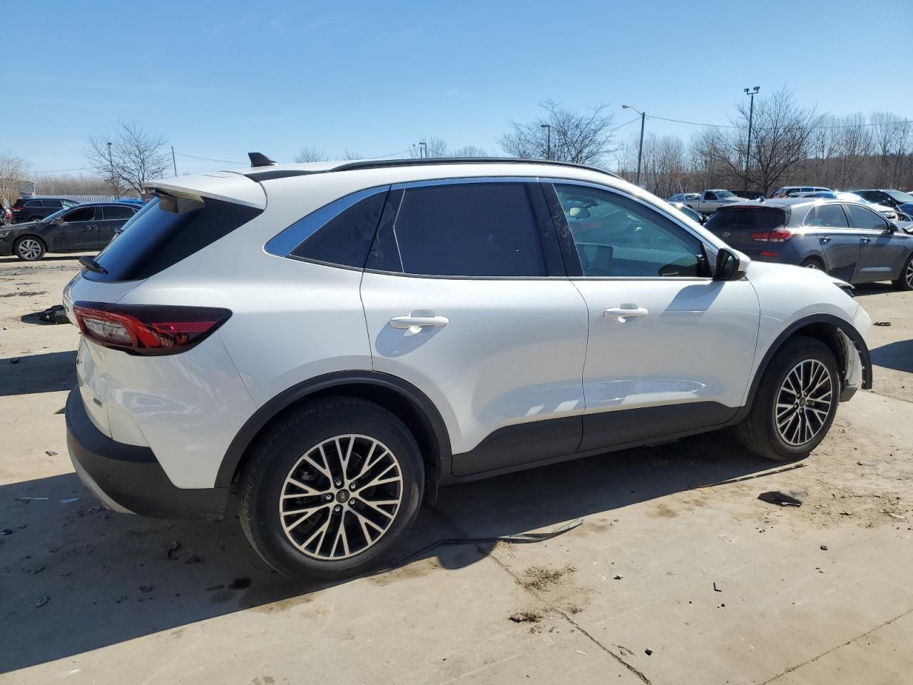 2023 FORD ESCAPE - Image 3