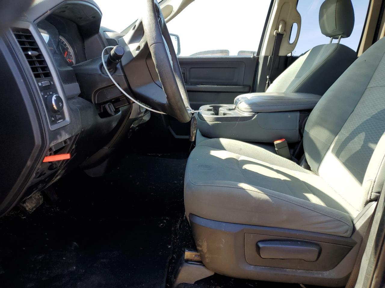 2017 RAM 1500 ST - Image 7