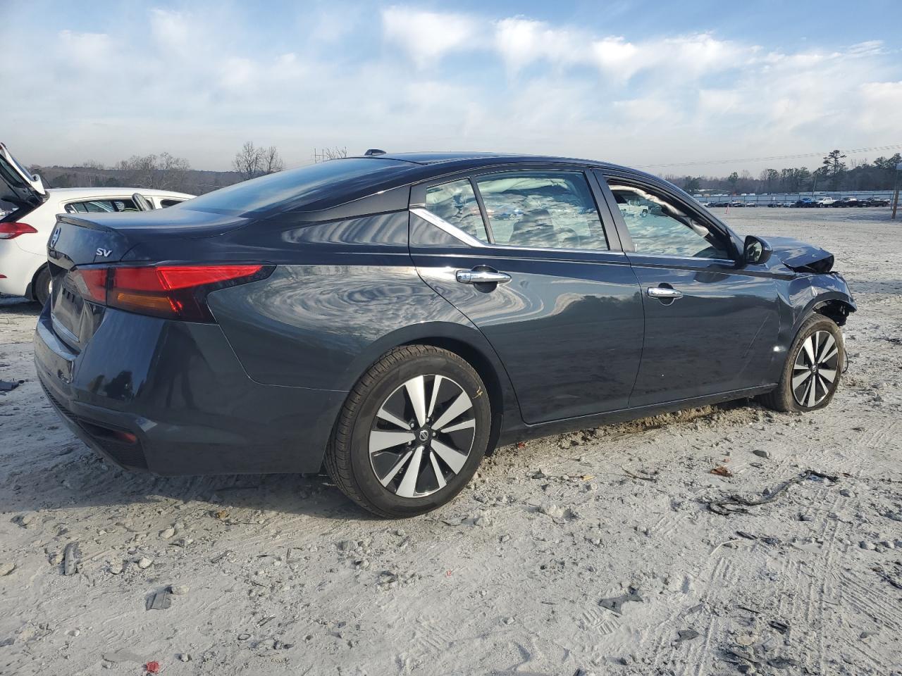2022 NISSAN ALTIMA SV - Image 3
