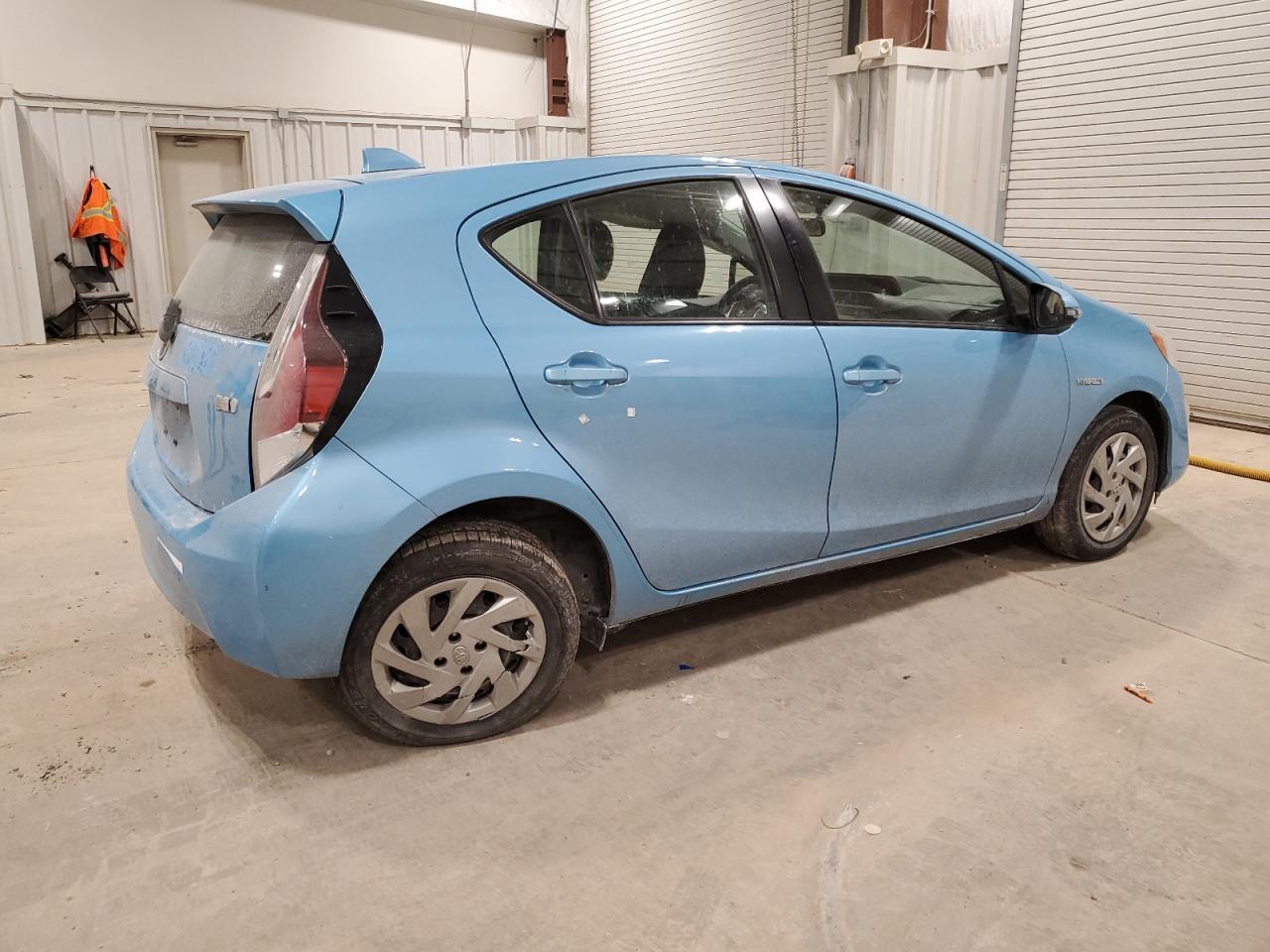2015 TOYOTA PRIUS C - Image 3