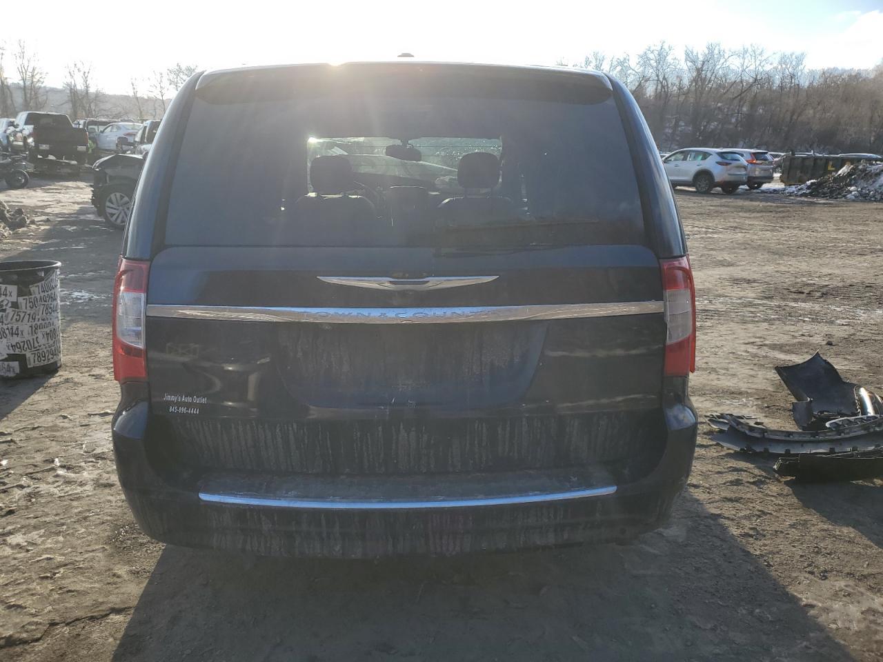 2014 CHRYSLER TOWN & COU - Image 6