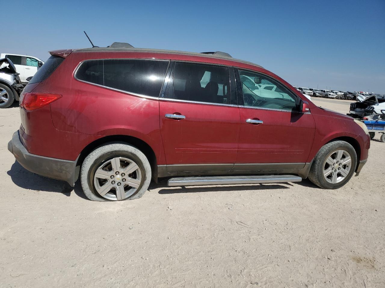 2011 CHEVROLET TRAVERSE L - Image 3