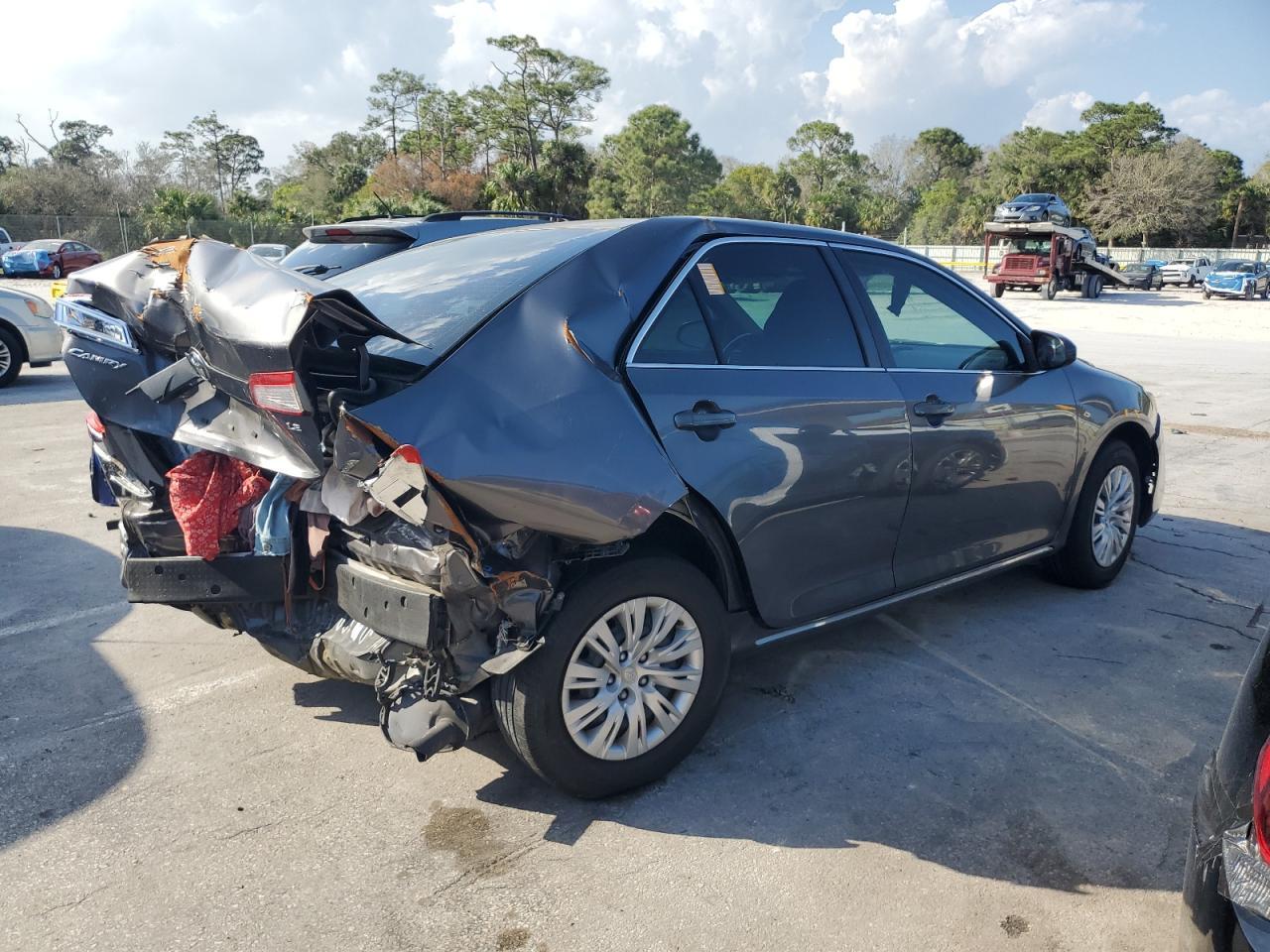 2014 TOYOTA CAMRY L - Фото 3