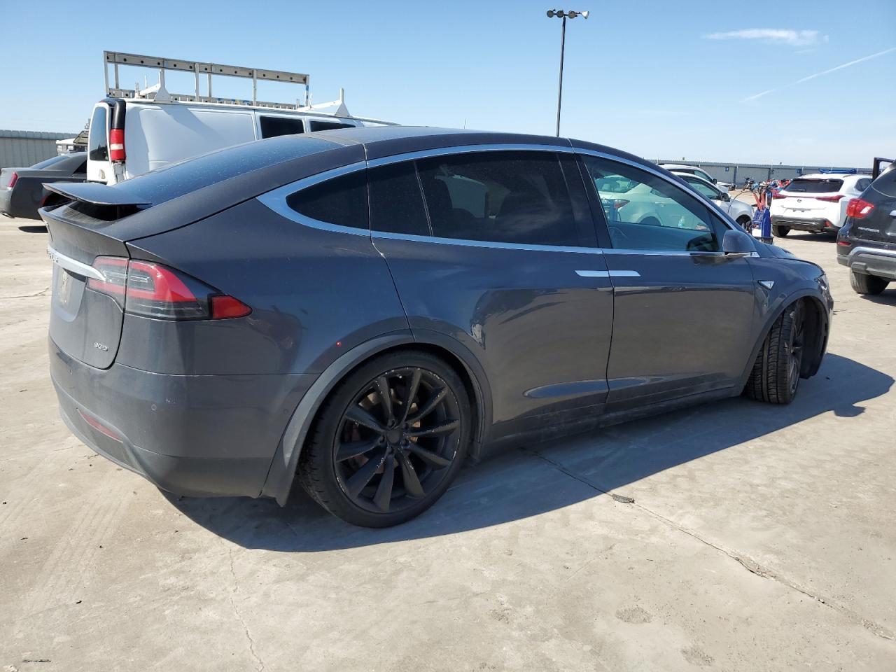 2016 TESLA MODEL X - Фото 3