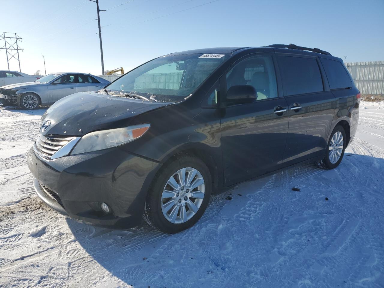 2011 TOYOTA SIENNA XLE