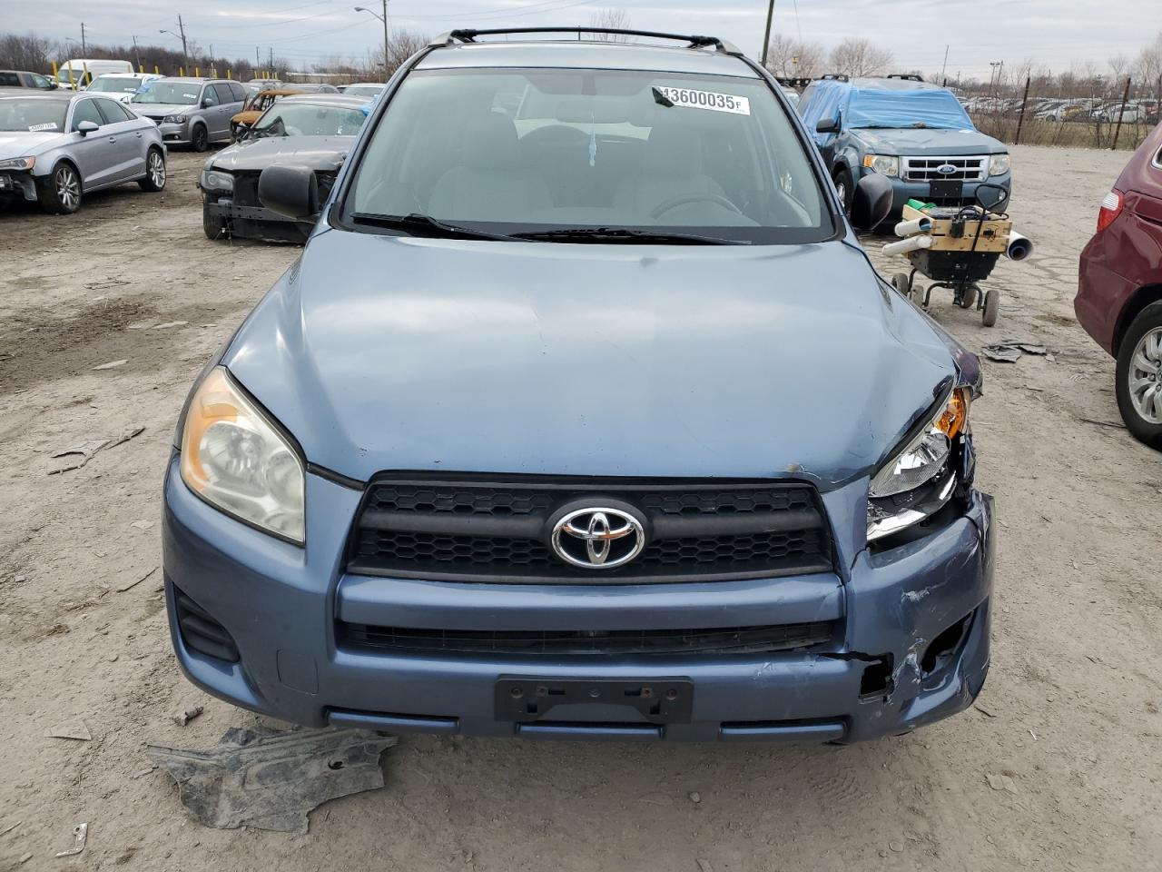 2011 TOYOTA RAV4 - Фото 5