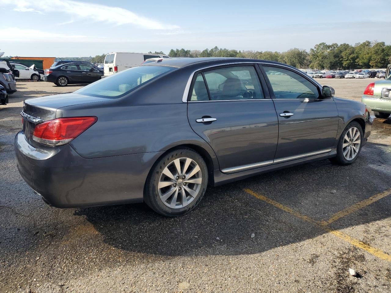 2011 TOYOTA AVALON BAS - Image 3