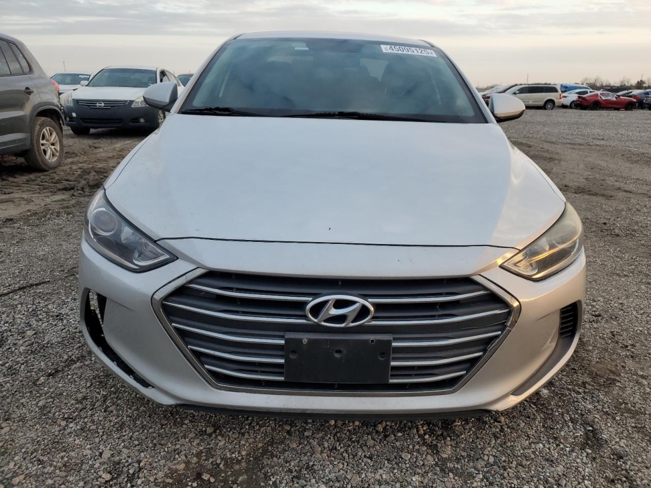 2018 HYUNDAI ELANTRA SE - Фото 5