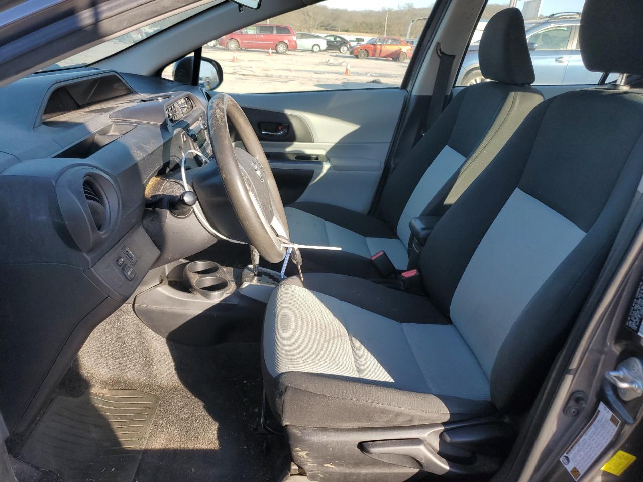 2013 TOYOTA PRIUS C - Image 7